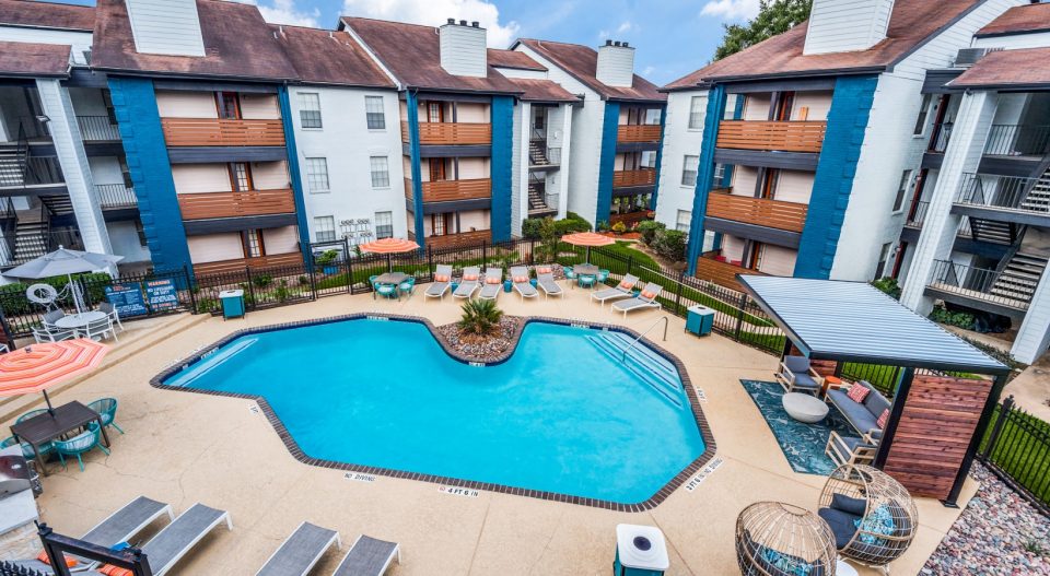 The Sutton Affordable Apartments in Katy, TX Cozy Living Spaces